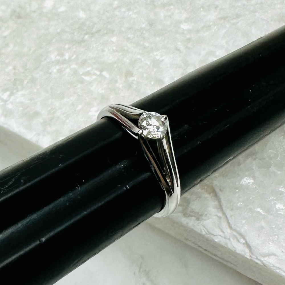 EUC Christian Dior PT900 Platinum .50 ct Diamond Ring - Picture 11 of 17